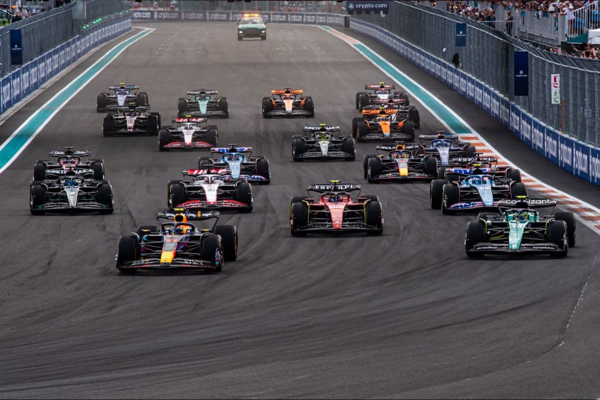 F1 Hero Background